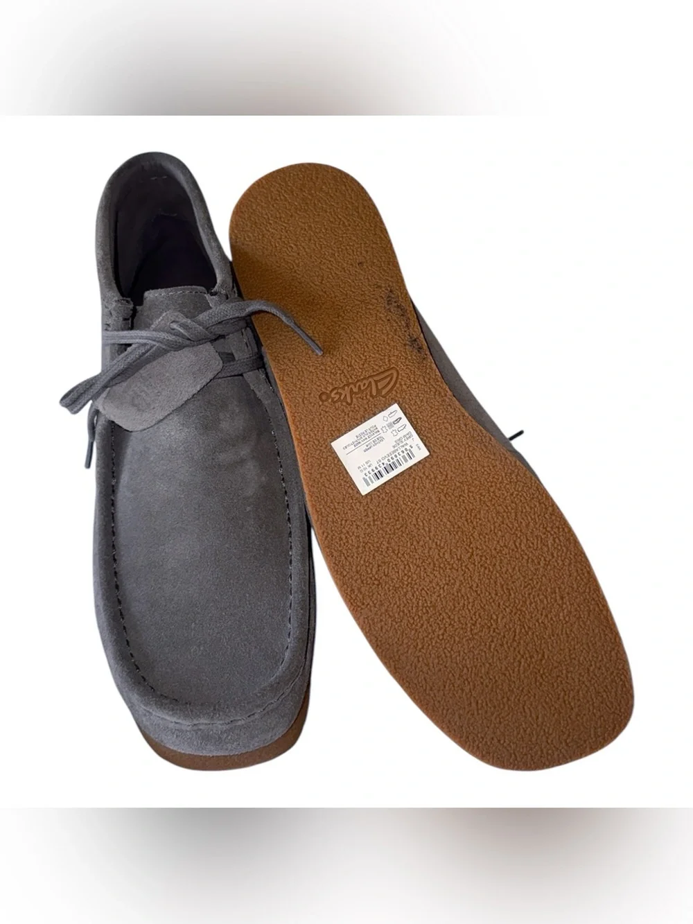 NEW.  MENS CLARKS WALLABEE BOOT - GREY SUEDE Leather Boot SZ-11M